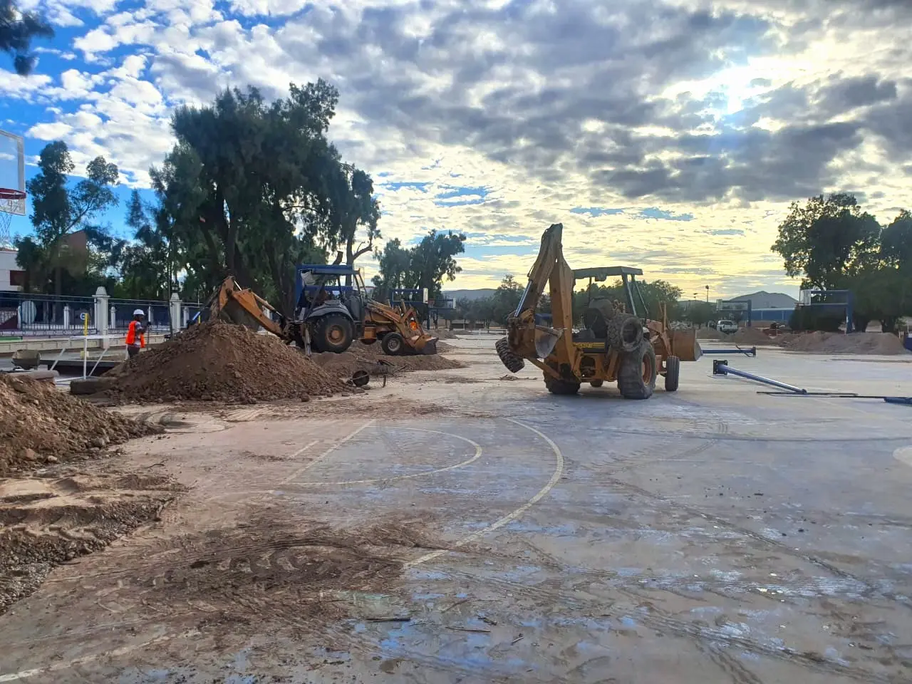 construccion de cimentacion para arcotecho deportivo