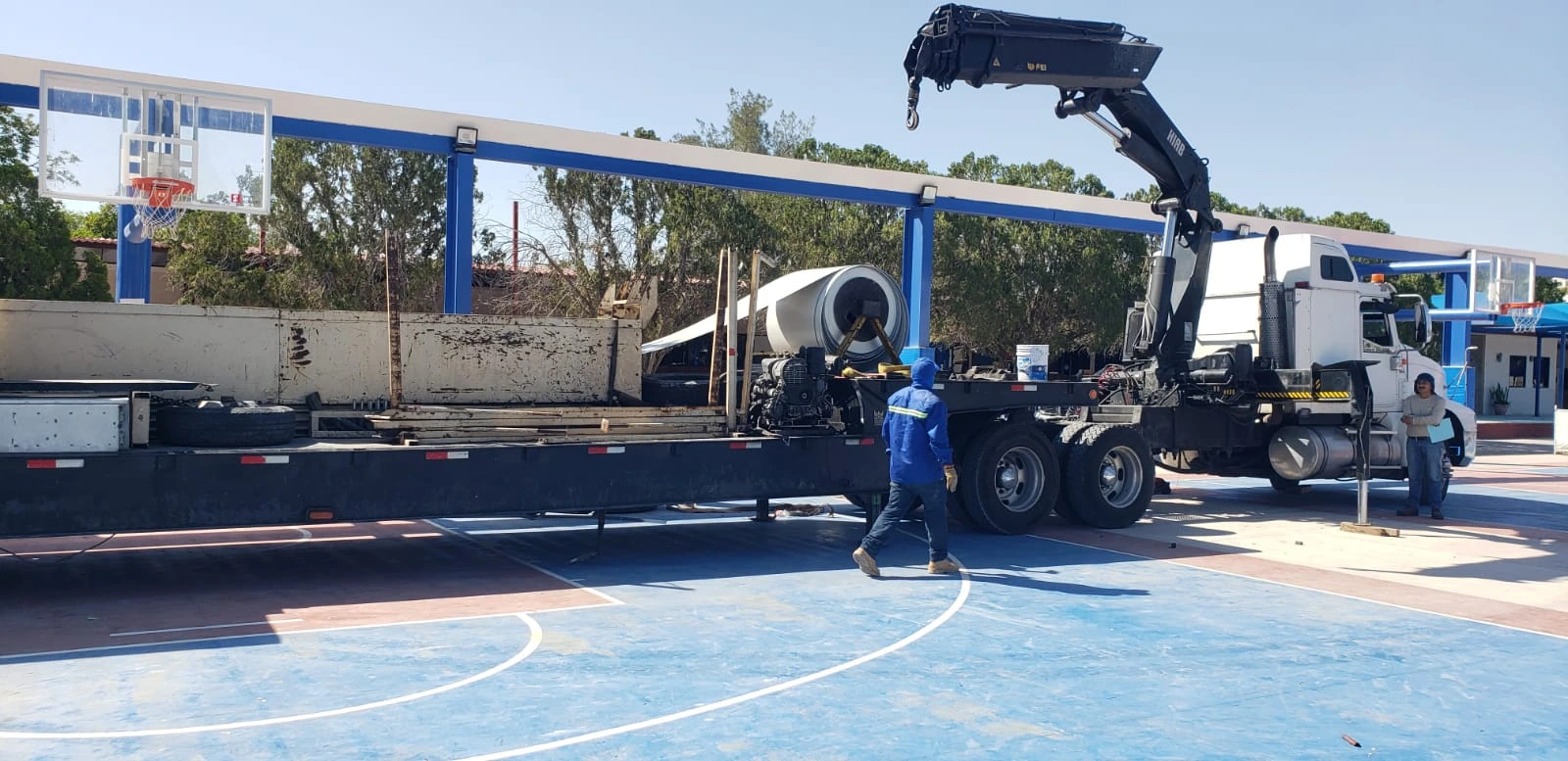 Maquina roladora de lamina para formacion de membranas para arcotecho en La Laguna por abriconstrucciones